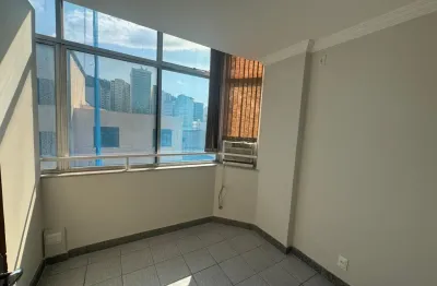 Sala comercial para alugar na Rua Batista de Oliveira, 239, Centro, Juiz de Fora