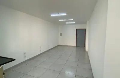 Sala com vaga para aluguel no centro - juiz de fora - mg. prédio do supermercado emporio bahamas