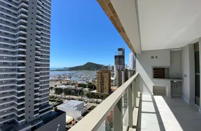 Lindo apartamento com uma vista privilegiada para a Marina no coração de Itajaí!