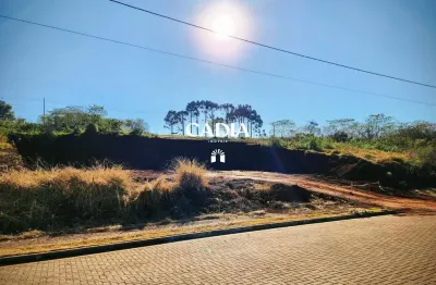 Terreno de 800 metros à venda no bairro Água Santa, em Chapecó.