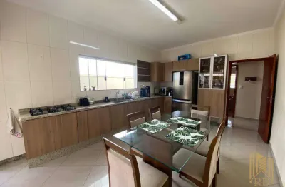 Casa com 3 dormitórios à venda, 190 m² por r$ 960.000,00 - santa rita - pouso alegre/mg