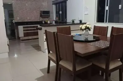 Casa com 3 dormitórios à venda, 180 m² por R$ 800.000,00 - Jardim Floresta - Pouso Alegre/MG