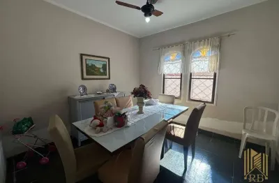 Casa com 5 dormitórios, 214 m² por R$ 650.000 - Jardim Guanabara - Pouso Alegre/MG