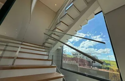 Casa com 5 dormitórios, 5 Banheiros , 307 m² por R$ 1.400.000 - Gran Royalle - Pouso Alegre/MG