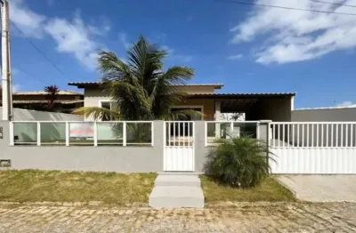 Linda casa linear com piscina no condomínio solar dos cantarinos