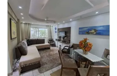 Apartamento 02 dormitórios reformado ,com mobília frente mar caiçara.