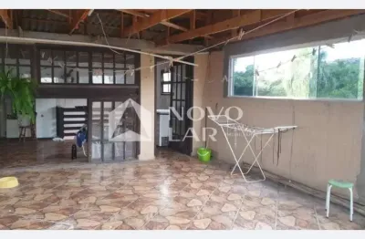Casa com 3 quartos à venda na rua evangelina porto, 332, vila joão pessoa, porto alegre por r$ 530.000