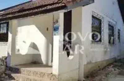 Casa à venda na Rua João Mora, 318, Camaquã, Porto Alegre por R$ 350.000