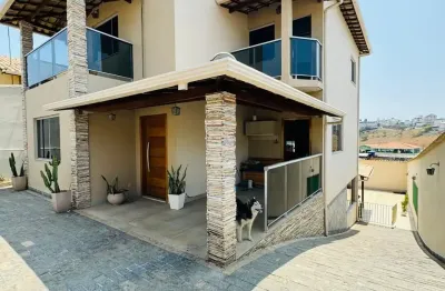 Casa com 4 quartos à venda na Avenida Severino Ballesteros Rodrigues, 129, Kennedy, Contagem