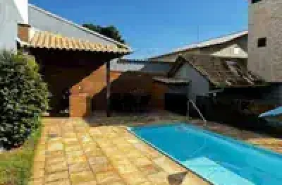 Casa bairro santa branca 320m2  5 quartos 2 suites 5 banheiros