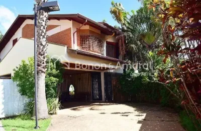 Casa de condomínio com 3 suítes e 463 m² no arboreto dos jequitibás.