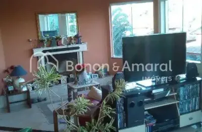 **exclusiva casa com 6 quartos e área de lazer completa em condomínio de alto padrão**