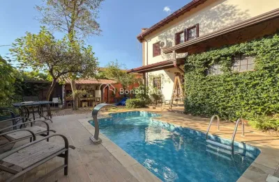 Sobrado à venda 290m², com piscina, na cidade universitária