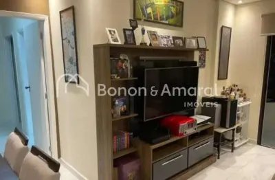 Apartamento reformado e bem localizado no flamboyant