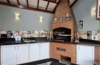 Casa térrea com mezanino, 3 quartos e área gourmet no condomínio clube okinawa (condomínio fechado no parque brasil 500 em paulínia)