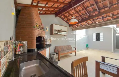 Casa térrea com mezanino e espaço gourmet no condomínio okinawa