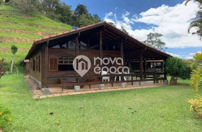 Casa com 4 quartos à venda na Rua Rosa Rabello Clavery, Itaipava, Petrópolis