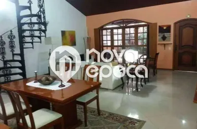 Casa com 4 quartos à venda na Rua Canavieiras, Grajaú, Rio de Janeiro