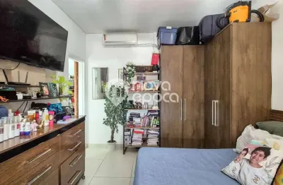 Apartamento com 1 quarto à venda na Rua Auvernia, Tauá, Rio de Janeiro