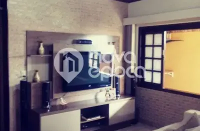Casa com 2 quartos à venda na Rua Olímpio Vieira, Centro, São Gonçalo