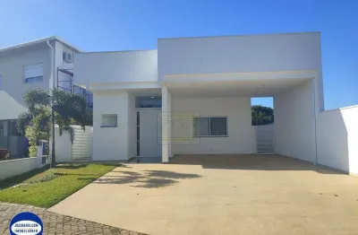 Casa / sobrado em condomínio no residencial flor d aldeia em holambra