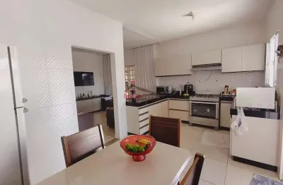 Casa com 3 quartos à venda na Rua Quinze de Novembro, Nacional, Contagem