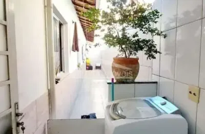 Compre Casa com 3 Dormitorios  1 Suite  2 Vagas e com 89M em Xangrila por R 445000  Imovel