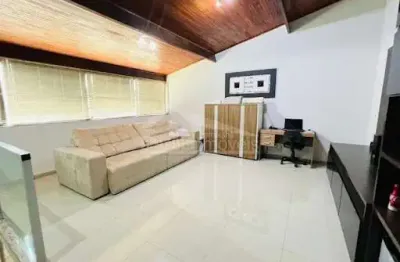 Compre Casa com 3 Dormitorios  1 Suite  2 Vagas e com 180M em Santa Monica por R 860000  Im