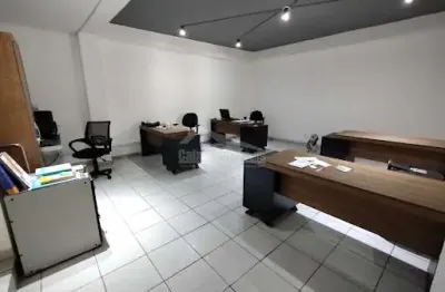 Compre Casa com 4 Dormitorios  1 Suite  8 Vagas e com 150M em XangriLa por R 800000  Imove