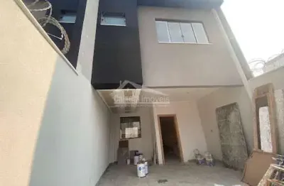 Compre Casa com 3 Dormitorios  1 Suite  2 Vagas e com 130M em Candida Ferreira por R 750000