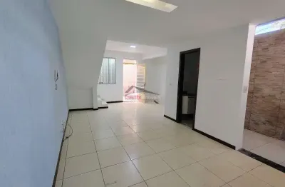 Casa com 2 quartos à venda na Rua Orlando Lima Melo, Parque Xangri-Lá, Contagem