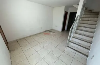 Casa com 2 quartos para alugar na Rua Felipe dos Santos, Nacional, Contagem