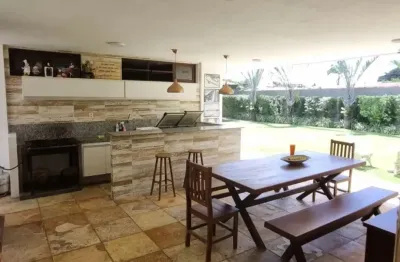 Excelente casa no Parque das Colinas com jardins e área de lazer
