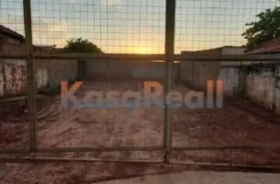 Terreno a venda ou aluguel  com 200 m² em Vila Coralina, Bauru - SP