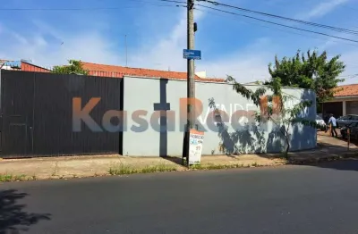 Terreno em excelente localização. 277,3 m². todo murado, com 2 portões, saída para 2 ruas.