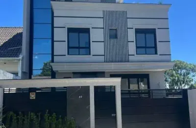 Triplex a venda no bairro uberaba, de frente para a rua, próximo a av. send. salgado filho