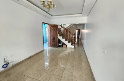 Sobrado com 170m² no Jardim Brasília | 3 Dormitórios(2 suítes) - Churrasqueira