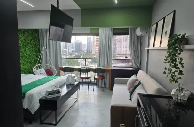 Studio Mobiliado a 2 Quadras do Metrô Brooklin - 27m² - Vista Livre e Ar Condicionado