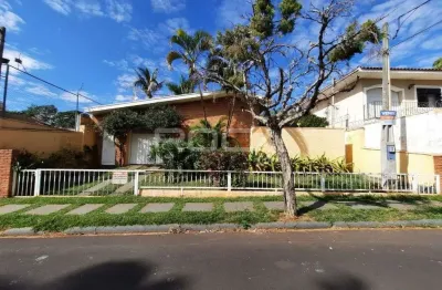 Casa de alto padrão com 3 dormitórios no parque santa mônica