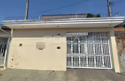 Casa padrão de 3 dormitórios no bairro douradinho em são carlos