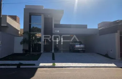 Casa padrão à venda em são carlos, com 3 dormitórios e suíte!
