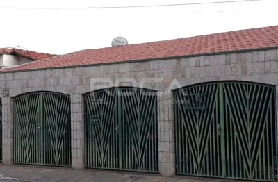 Casa padrão à venda com 3 dormitórios em castelo branco, são carlos