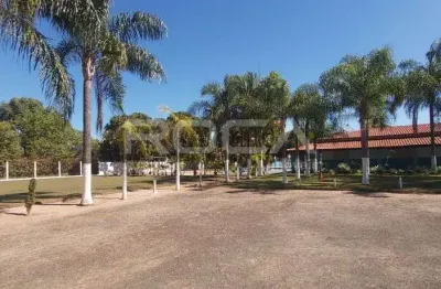 Chácara com piscina e campo de futebol no varjão, são carlos