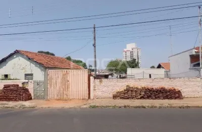Casa à venda no jardim são carlos com 2 dormitórios e 10 garagens!