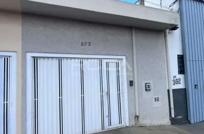 Casa padrão à venda na vila prado em são carlos: 2 dormitórios, suíte e garagem coberta!