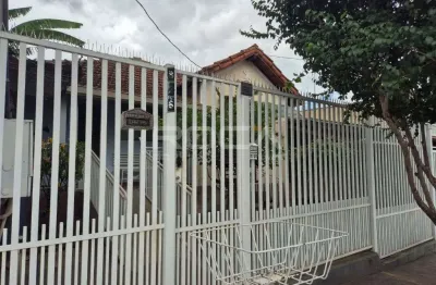 Casa com 2 quartos à venda na Rua Rafael de Abreu Sampaio Vidal, 828, Centro, São Carlos
