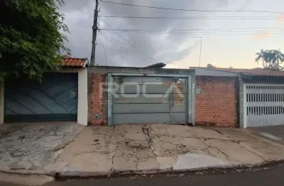 Casa à venda no astolpho luiz do prado, são carlos - 3 dormitórios, armários na cozinha!