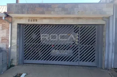 Casa padrão com edícula em centreville, são carlos - 2 dormitórios, suíte e 2 garagens cobertas