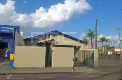 Casa à venda no jardim bandeirantes, são carlos. 3 dormitórios, 1 suíte e 2 garagens cobertas!