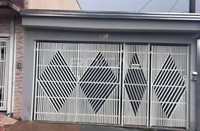 Casa Padrão à Venda no Bairro Cidade Aracy em São Carlos - Conforto e Praticidade